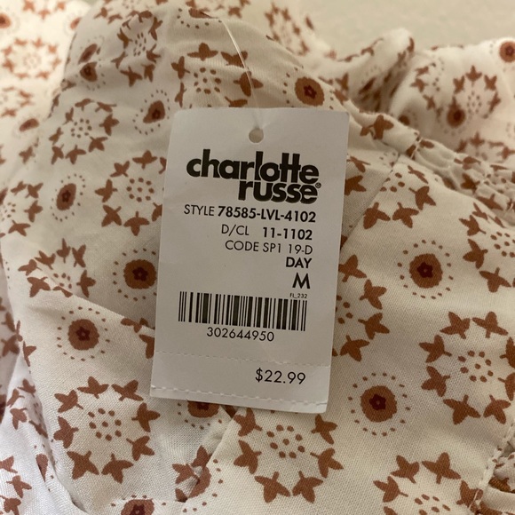 NWT Open Front Blouse with Button Detail - Picture 4 of 8